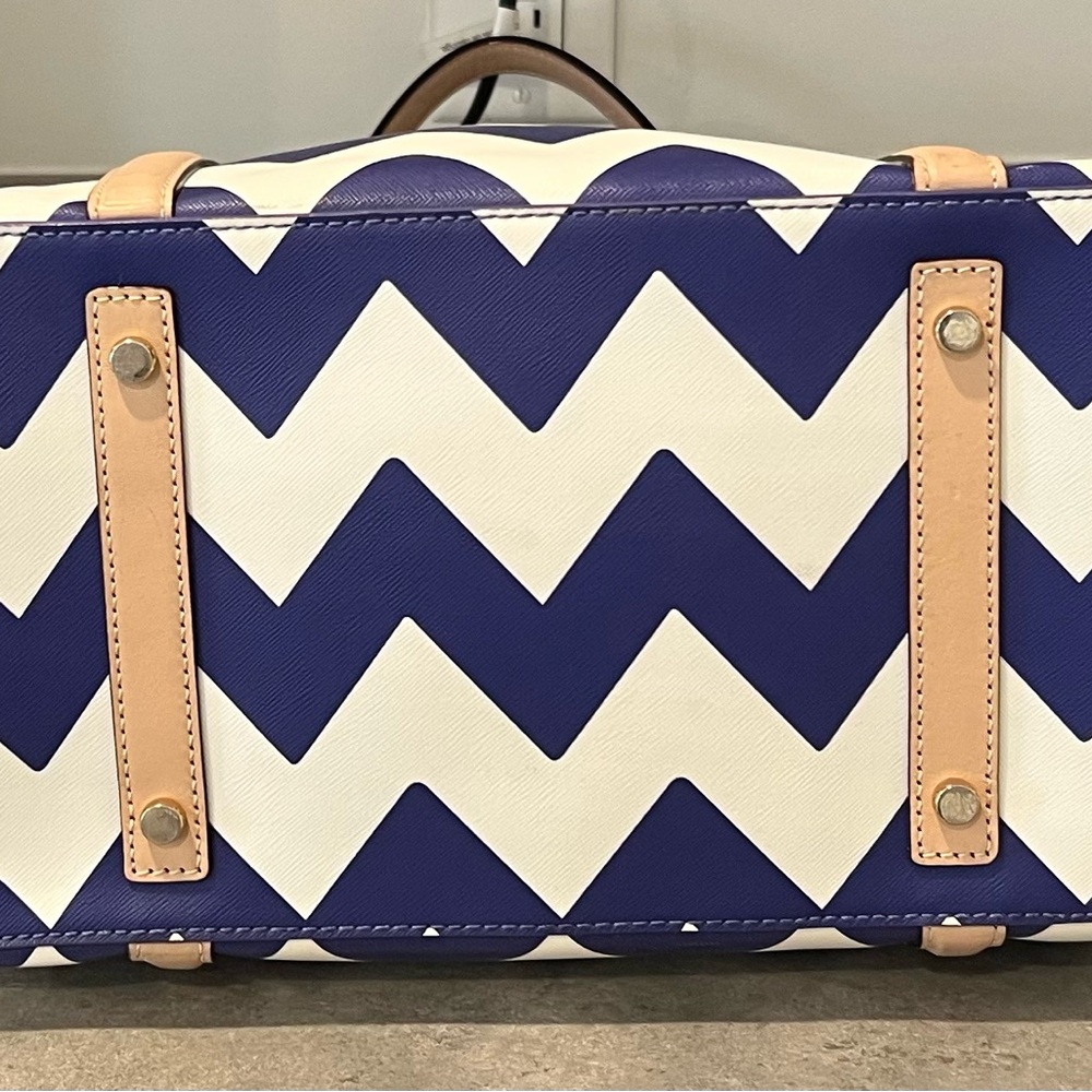 Kate Spade Large Harmony South of the Border Tote in Navy/White! - Picture 5 of 11
